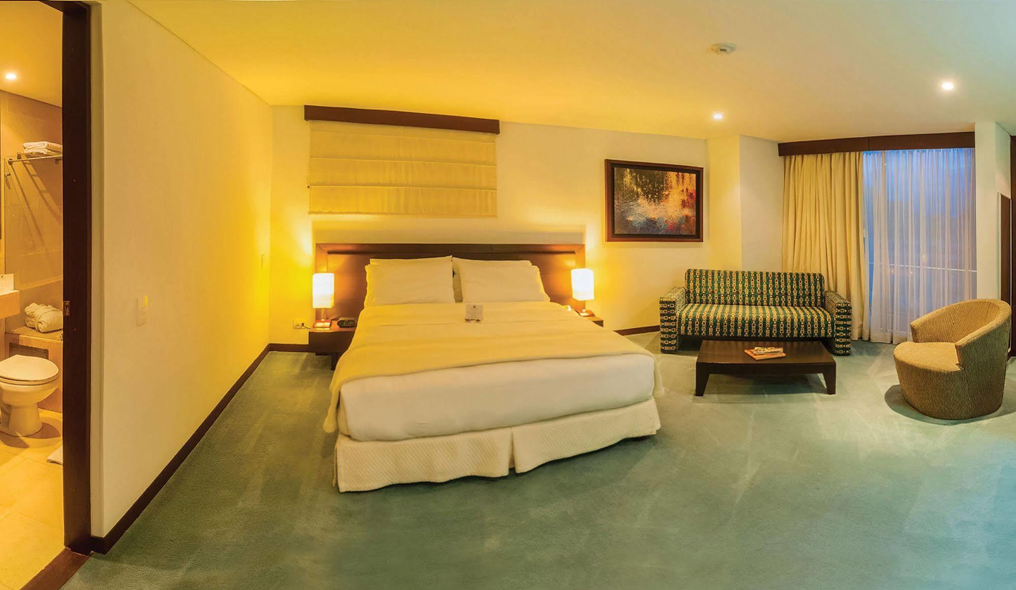 Blue Suites Hotel Богота Экстерьер фото